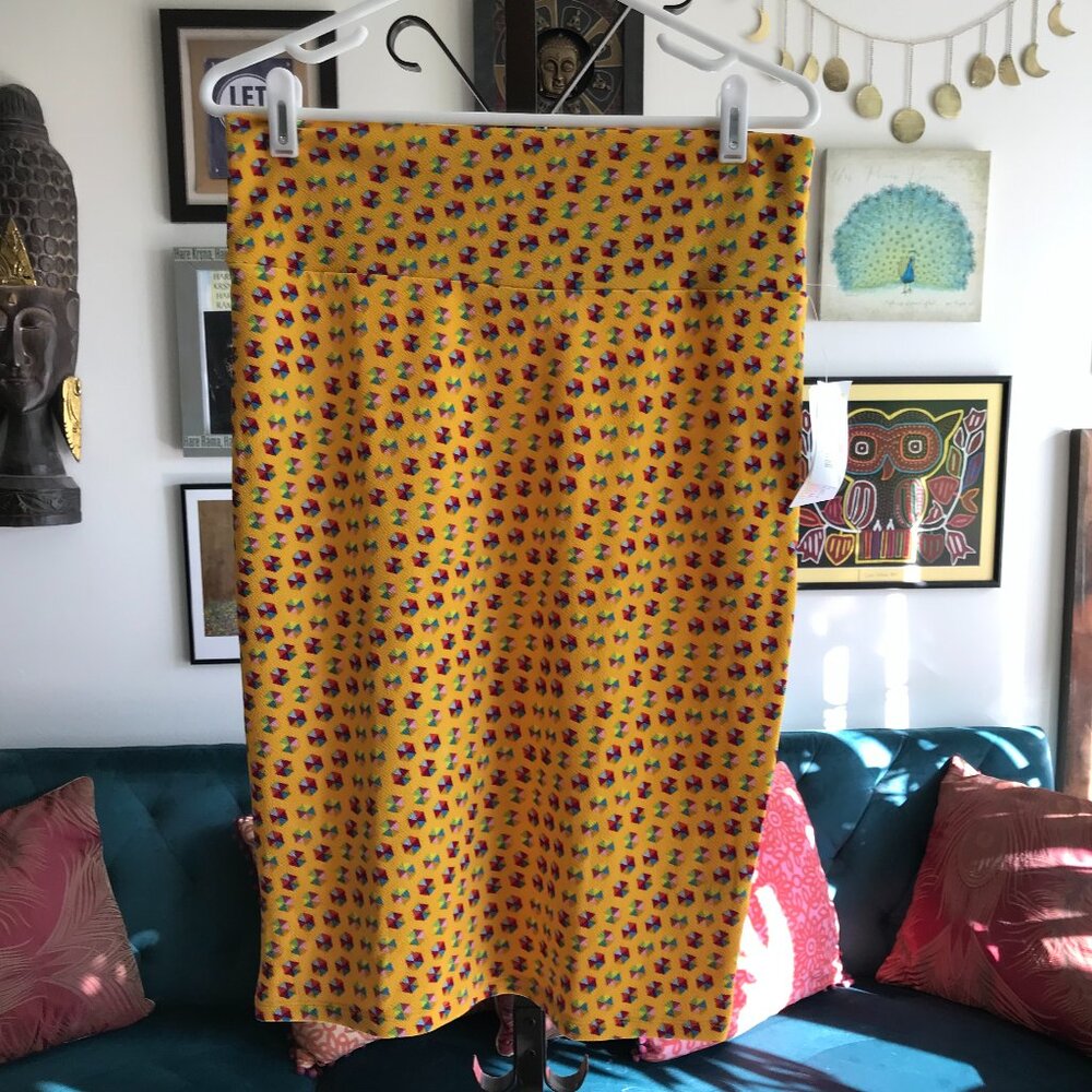 LULAROE size M Golden Yellow Geometric Stretch Cassie Pencil Skirt NWT